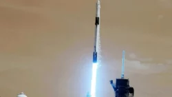 SpaceX Siap Meluncurkan Satelit Starlink dengan Kemampuan Seluler - picture source: pcmag - pibitek.biz - Teknologi
