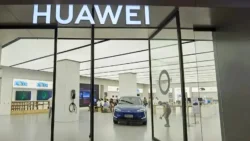 Tiongkok 2024: Huawei Buka Ratusan Toko Mobil Listrik - image source: carnewschina - pibitek.biz - China