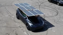 Pemilik Tesla Membuat Atap Surya untuk Model Y - credit: myelectricsparks - pibitek.biz - Model 3
