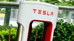 Tesla Unggul di Pasar Pengisian Cepat Mobil Listrik Australia - credit to: thedriven - pibitek.biz - Teknologi