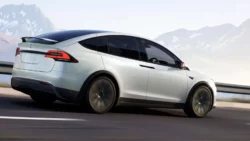 Tesla Recall Kembali, Kali Ini Kamera Mundur Bermasalah - picture source: techradar - pibitek.biz - Model X