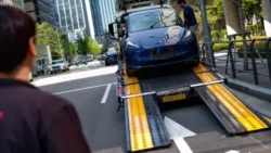Tesla Cuma Jual Satu Mobil Listrik di Korea Selatan - the picture via: fortune - pibitek.biz - Data