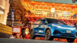 BYD Kuasai 20 Persen Impor Mobil Listrik Jepang - image source: electrek - pibitek.biz - Toyota